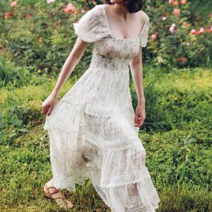 ANNORA SCALLOPED LACE DRESS